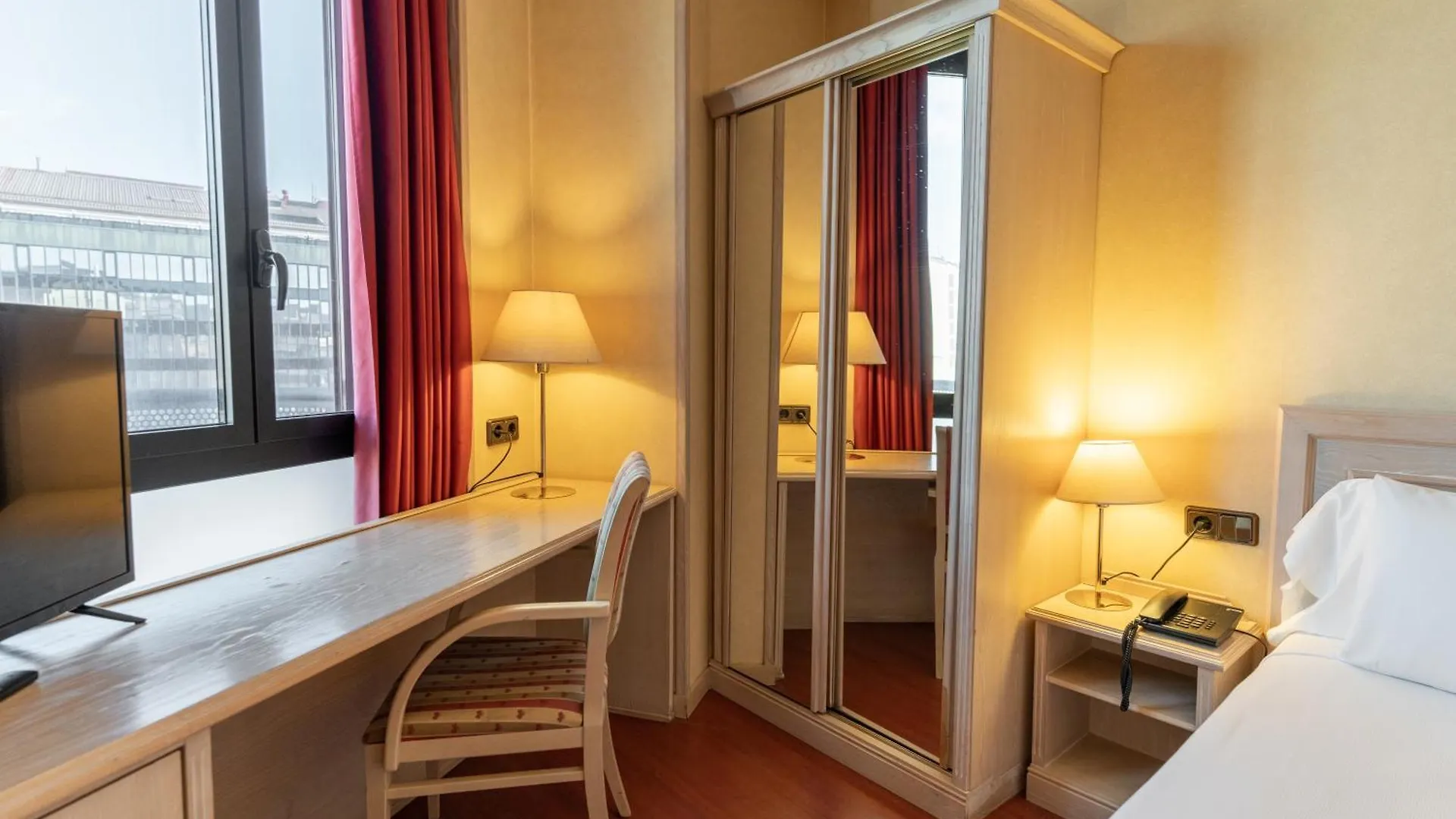 Sunotel Junior Barcelona Hotel
